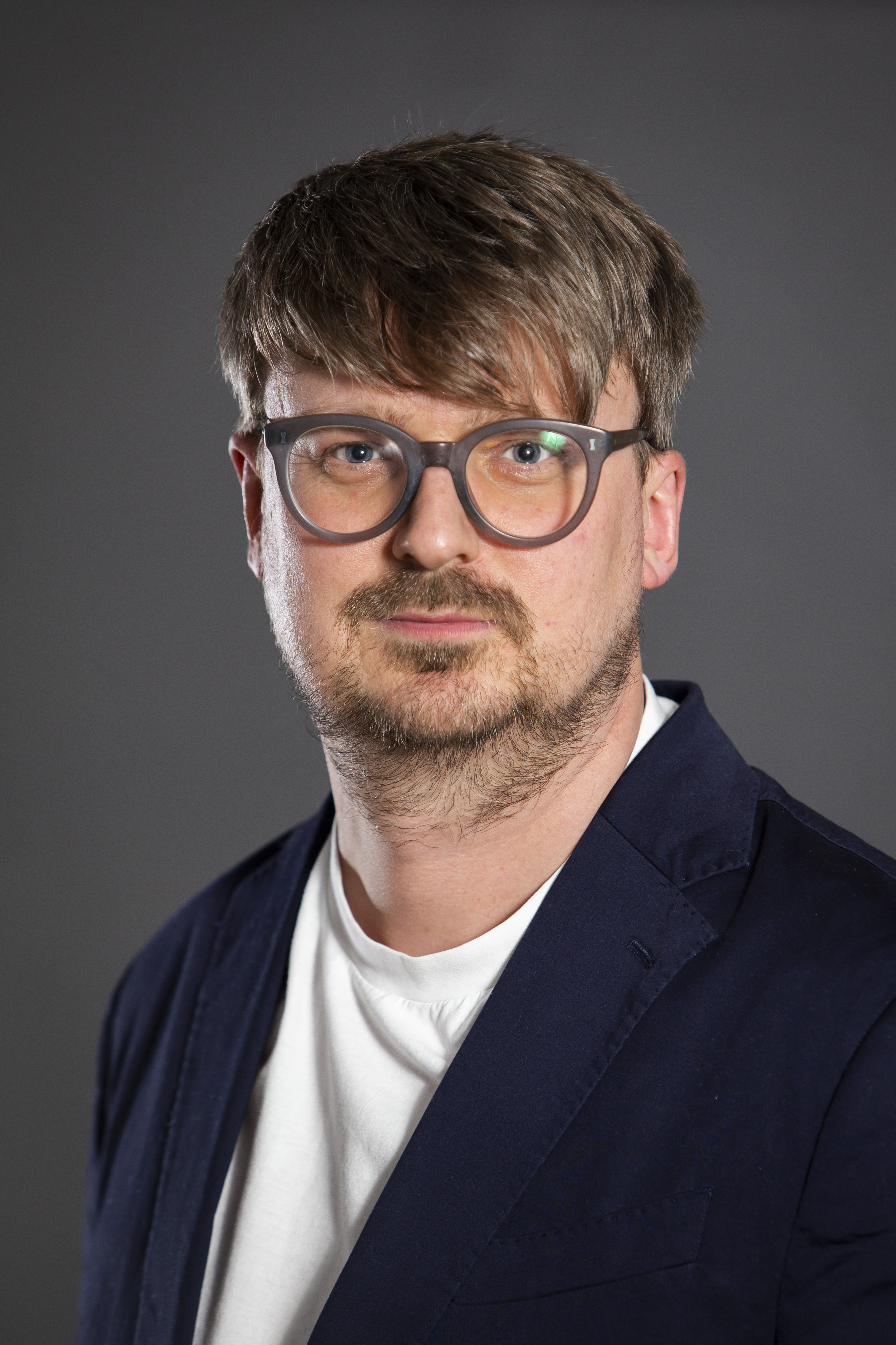 Tomasz headshot